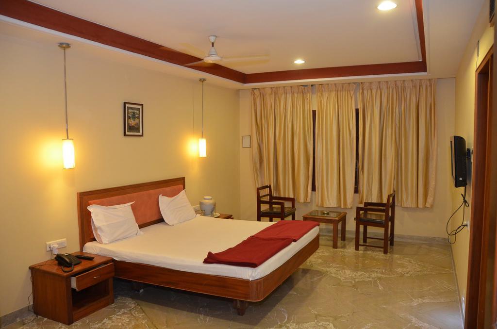 Hotel Raya'S Annexe-1 Kumbakonam Ngoại thất bức ảnh