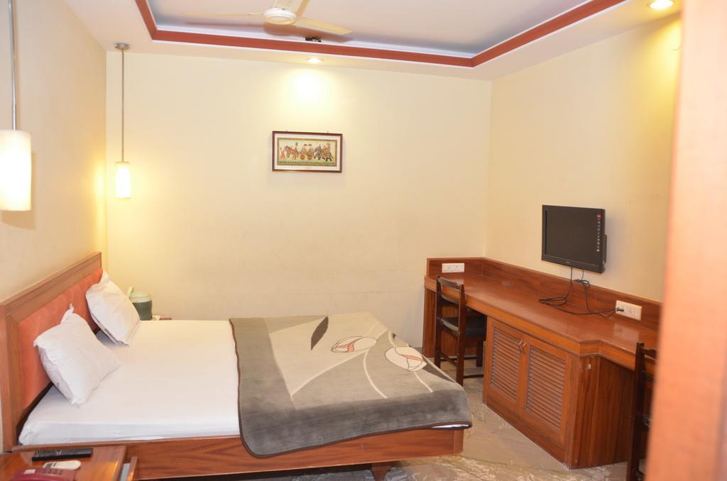 Hotel Raya'S Annexe-1 Kumbakonam Ngoại thất bức ảnh